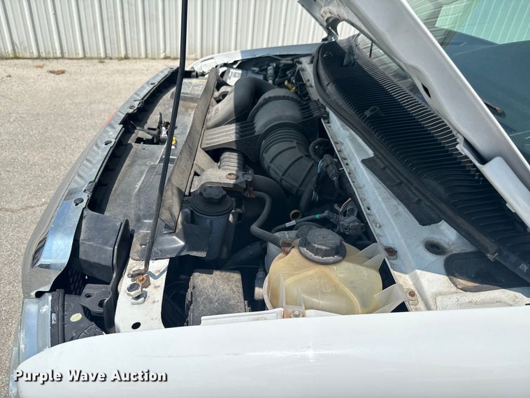 image for item DX1008 2016 Ford ECONOLINE box truck