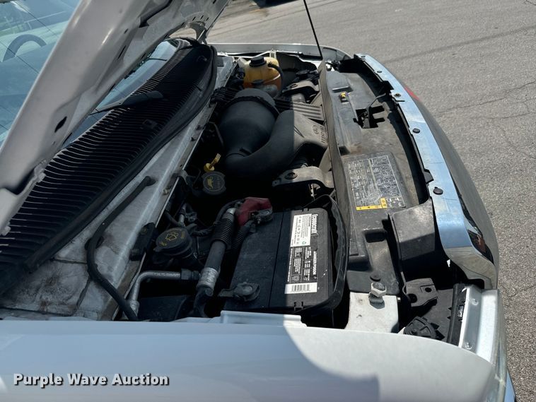 image for item DX1008 2016 Ford ECONOLINE box truck