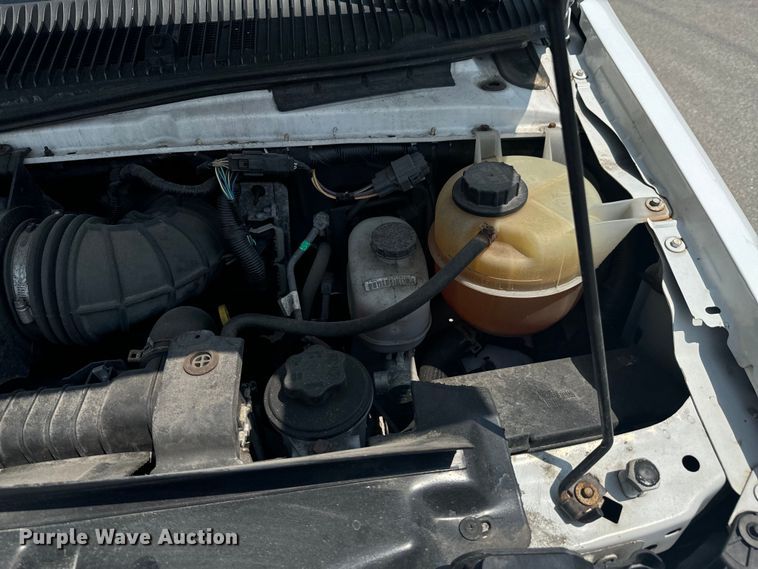 image for item DX1008 2016 Ford ECONOLINE box truck