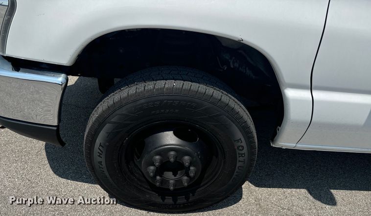 image for item DX1008 2016 Ford ECONOLINE box truck