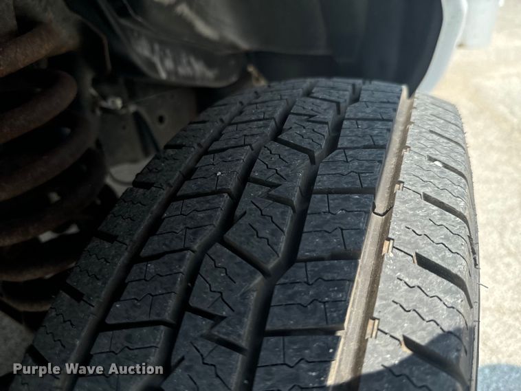 image for item DX1008 2016 Ford ECONOLINE box truck