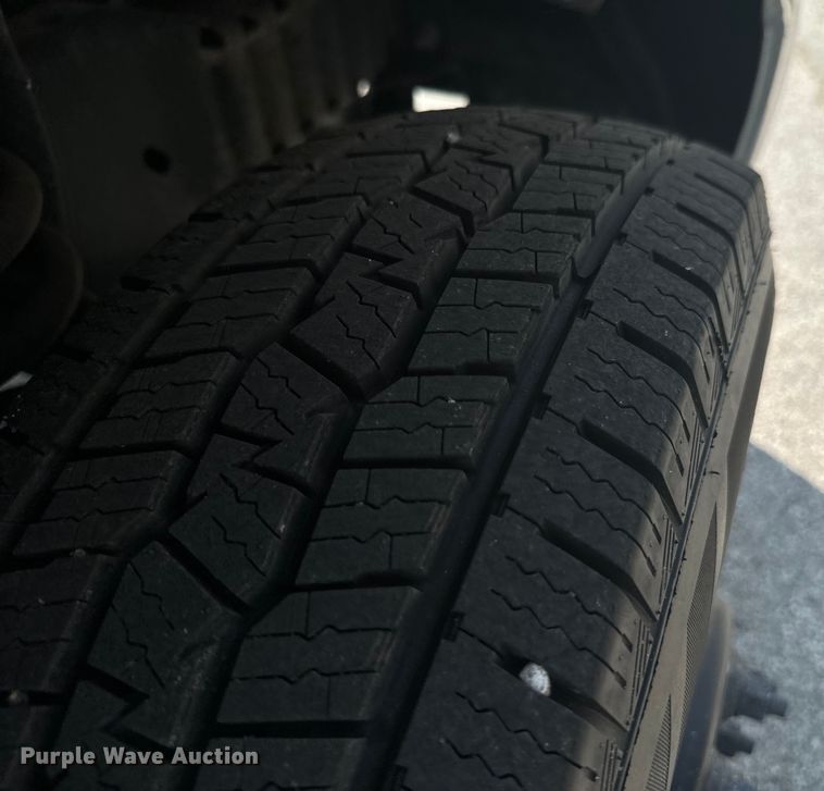 image for item DX1008 2016 Ford ECONOLINE box truck