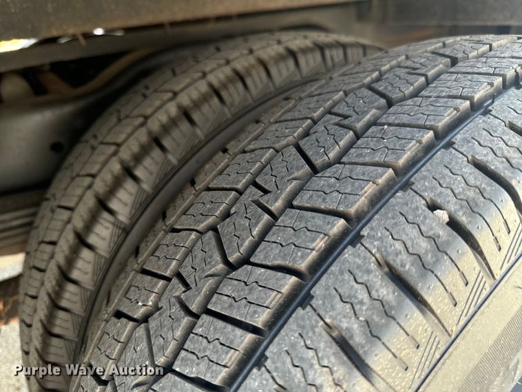 image for item DX1008 2016 Ford ECONOLINE box truck