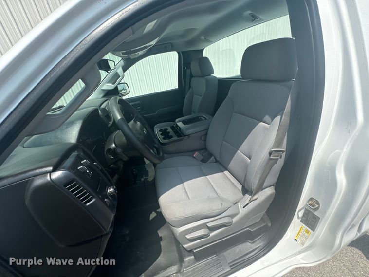 image for item DX1009 2015 Chevrolet Silverado 2500HD pickup truck