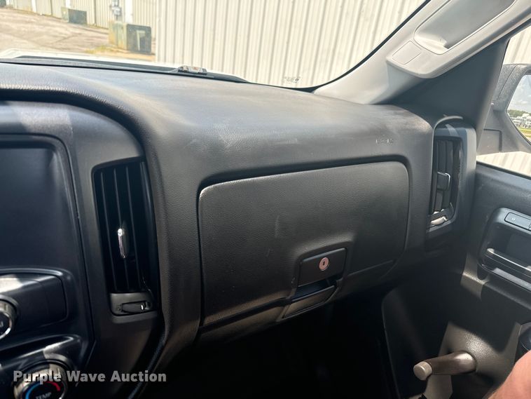 image for item DX1009 2015 Chevrolet Silverado 2500HD pickup truck