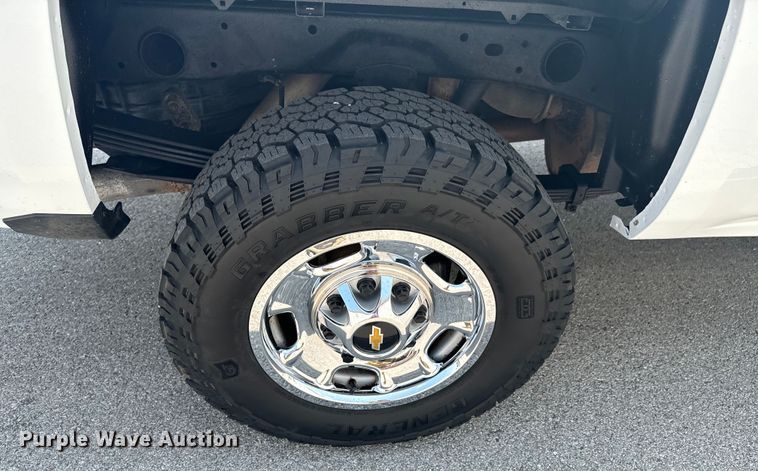 image for item DX1009 2015 Chevrolet Silverado 2500HD pickup truck