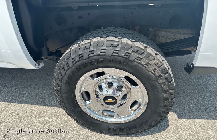 image for item DX1009 2015 Chevrolet Silverado 2500HD pickup truck