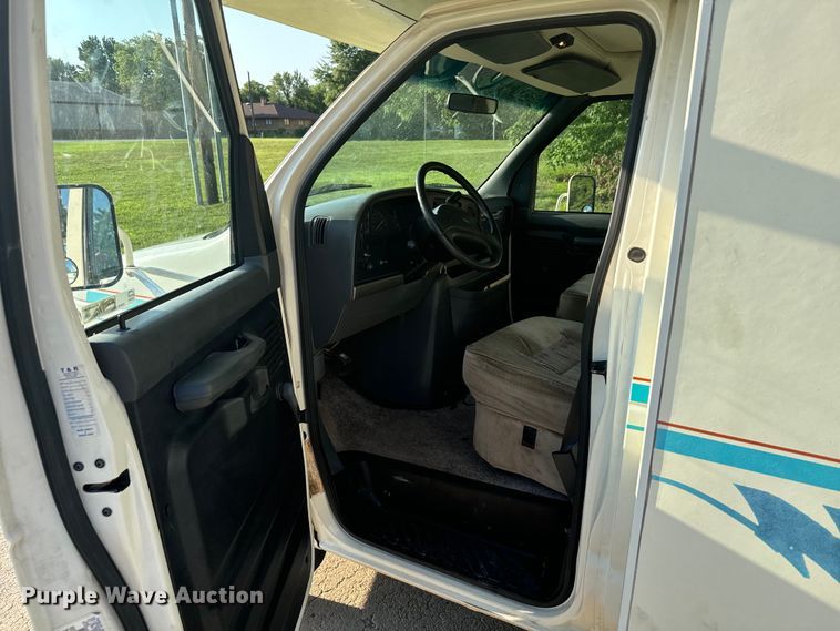 image for item DX3462 1992 Ford E350 RV