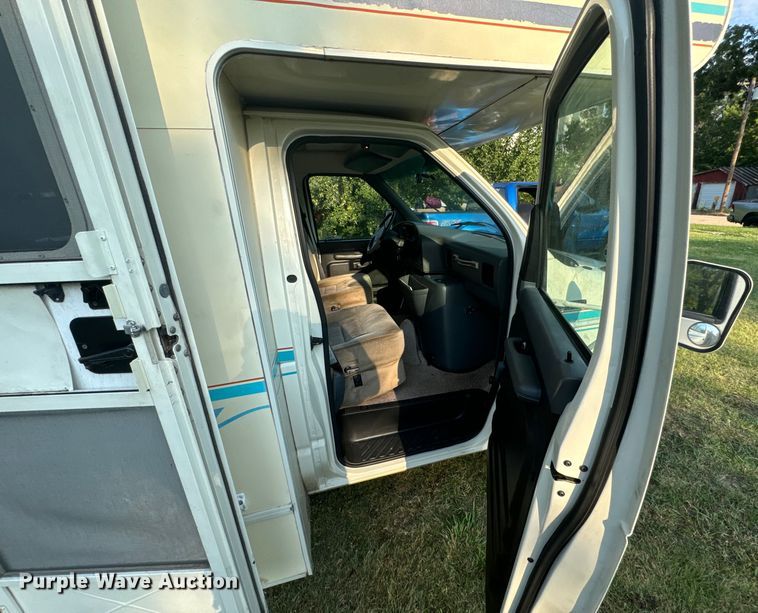 image for item DX3462 1992 Ford E350 RV