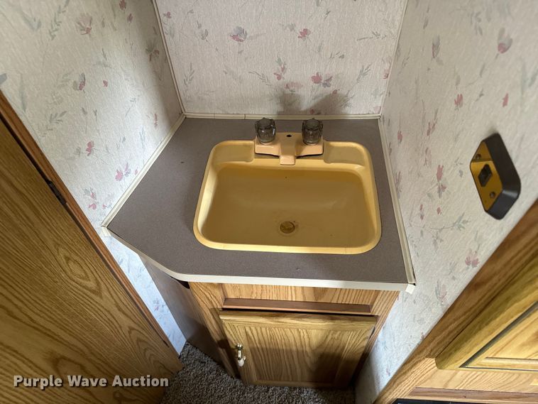 image for item DX3462 1992 Ford E350 RV