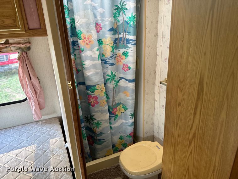 image for item DX3462 1992 Ford E350 RV