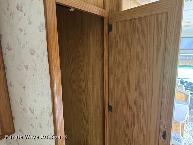 image for item DX3462 1992 Ford E350 RV