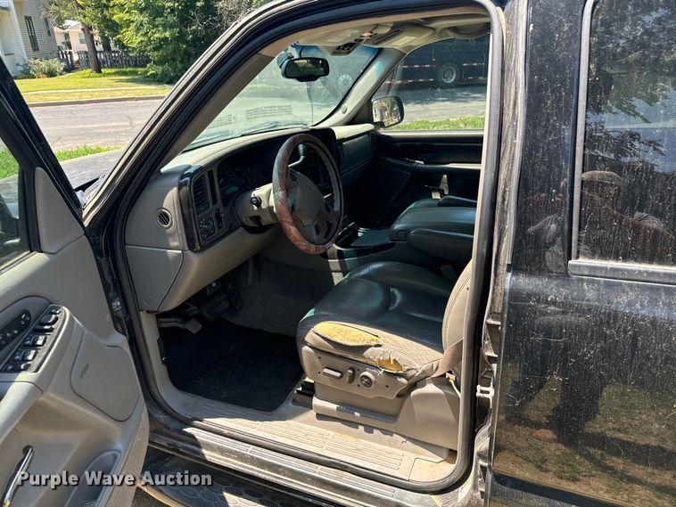 image for item DX3463 2005 GMC Yukon Denali XL SUV