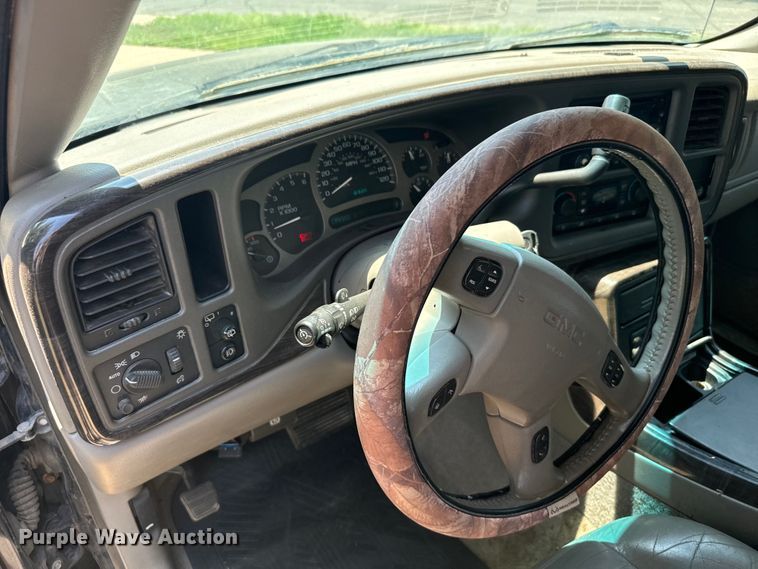 image for item DX3463 2005 GMC Yukon Denali XL SUV