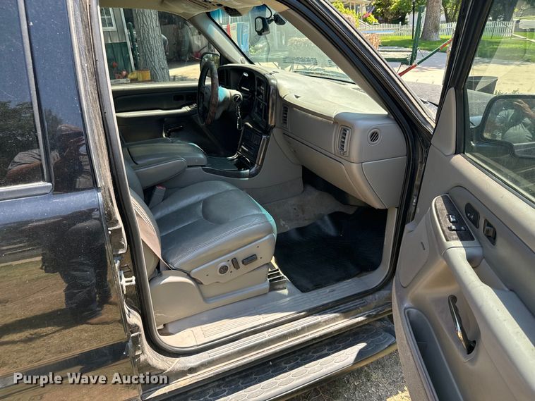 image for item DX3463 2005 GMC Yukon Denali XL SUV