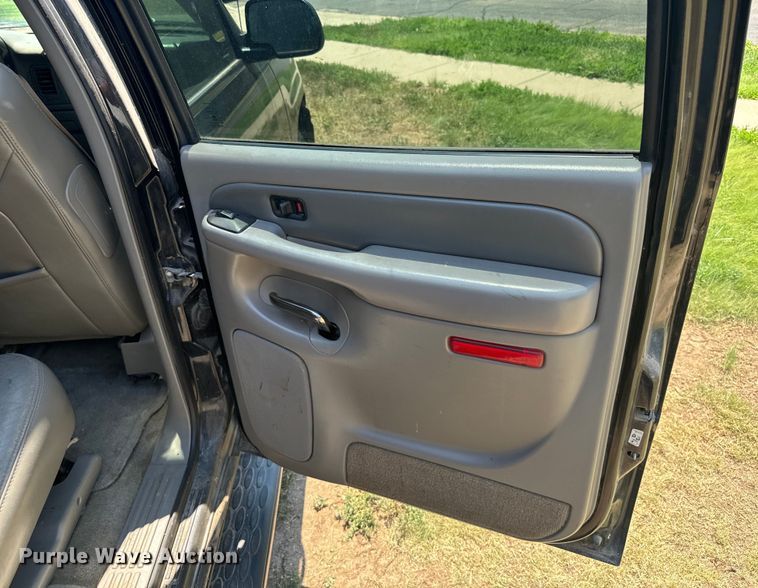 image for item DX3463 2005 GMC Yukon Denali XL SUV