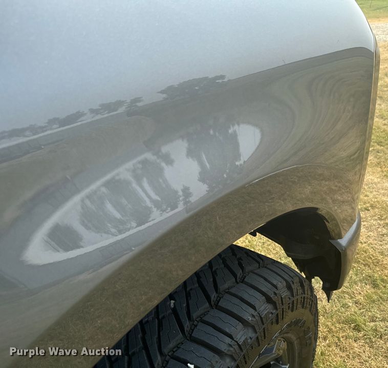 image for item DX3484 2023 Ford F250 Super Duty XLT Crew Cab pickup truck