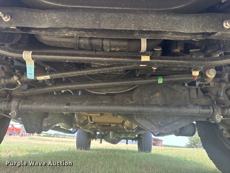 image for item DX3484 2023 Ford F250 Super Duty XLT Crew Cab pickup truck