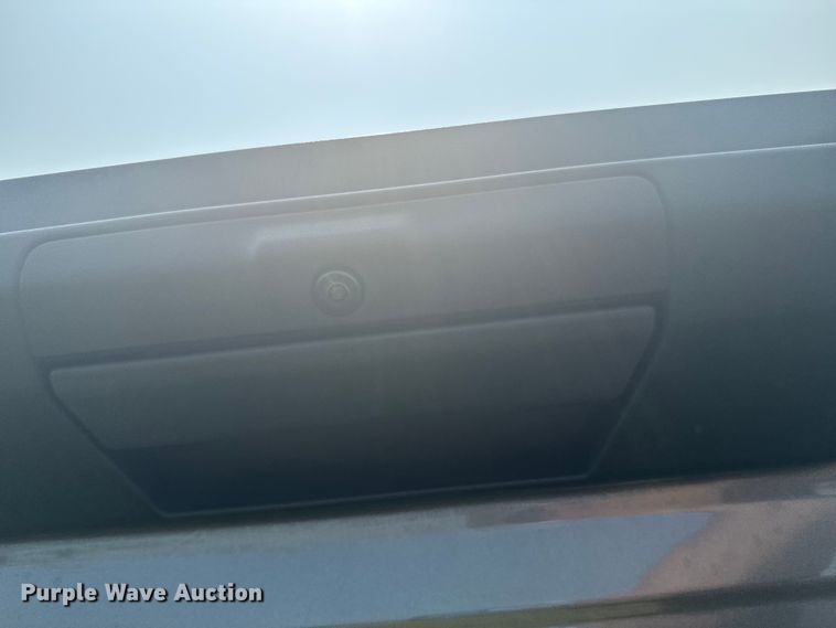 image for item DX3484 2023 Ford F250 Super Duty XLT Crew Cab pickup truck