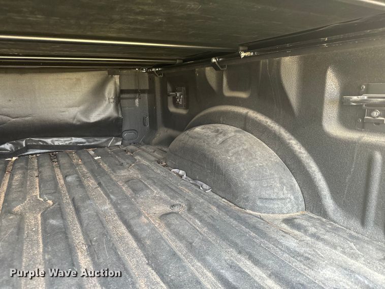 image for item DX3484 2023 Ford F250 Super Duty XLT Crew Cab pickup truck