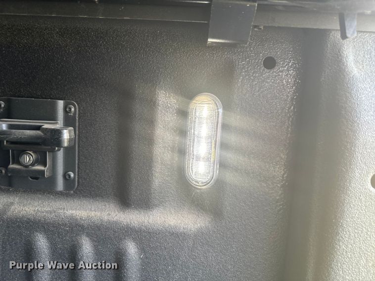 image for item DX3484 2023 Ford F250 Super Duty XLT Crew Cab pickup truck