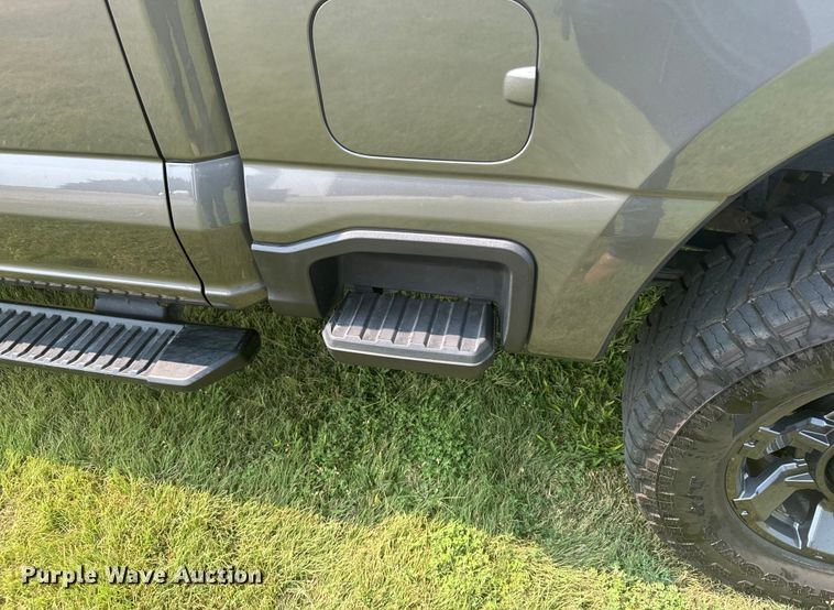 image for item DX3484 2023 Ford F250 Super Duty XLT Crew Cab pickup truck