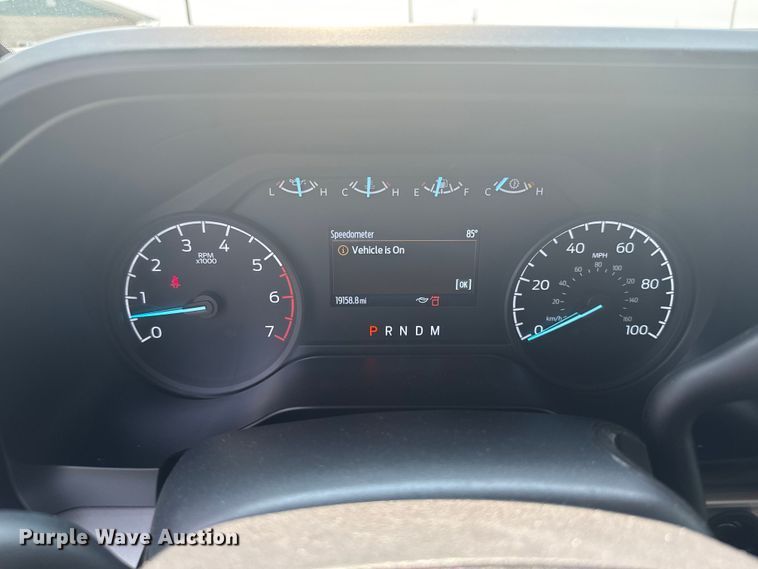 image for item DX3484 2023 Ford F250 Super Duty XLT Crew Cab pickup truck