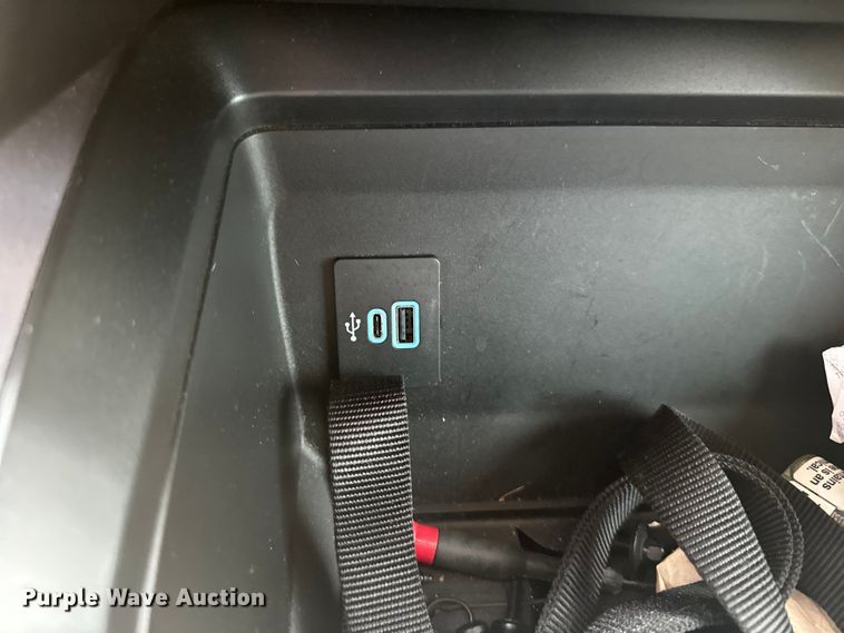 image for item DX3484 2023 Ford F250 Super Duty XLT Crew Cab pickup truck