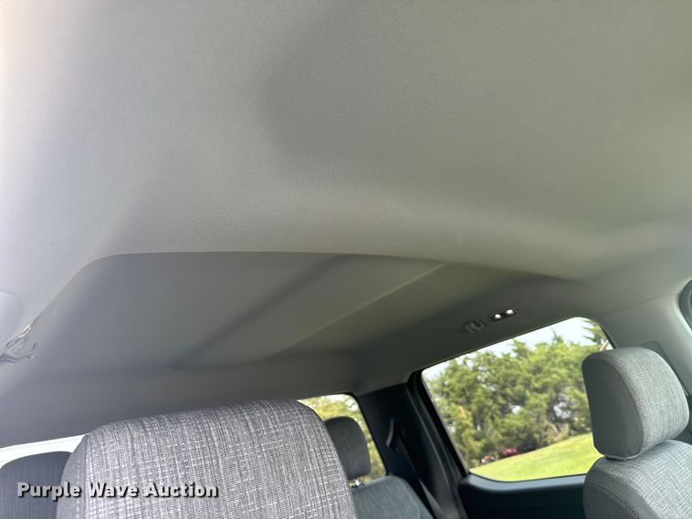 image for item DX3484 2023 Ford F250 Super Duty XLT Crew Cab pickup truck