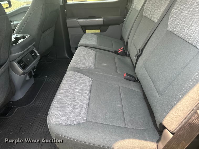 image for item DX3484 2023 Ford F250 Super Duty XLT Crew Cab pickup truck