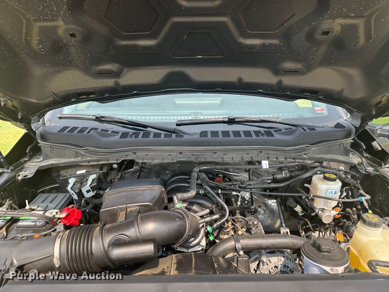 image for item DX3484 2023 Ford F250 Super Duty XLT Crew Cab pickup truck