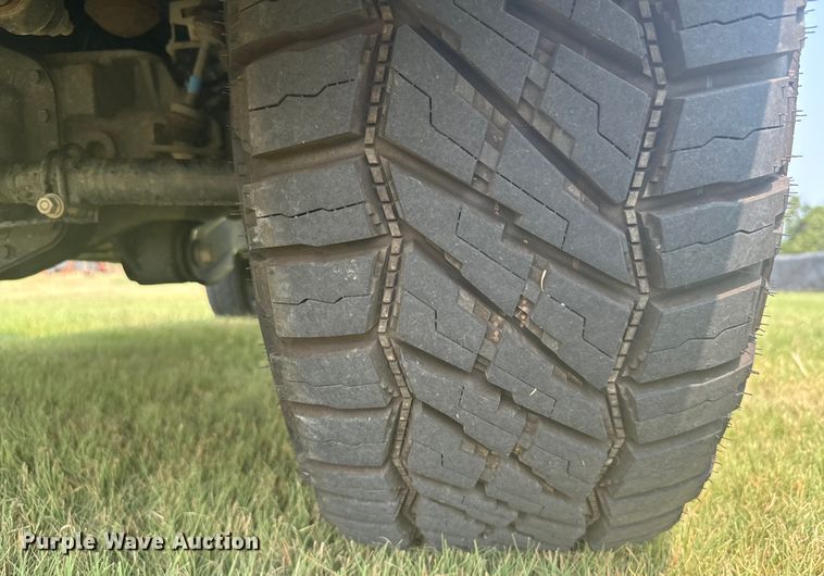 image for item DX3484 2023 Ford F250 Super Duty XLT Crew Cab pickup truck