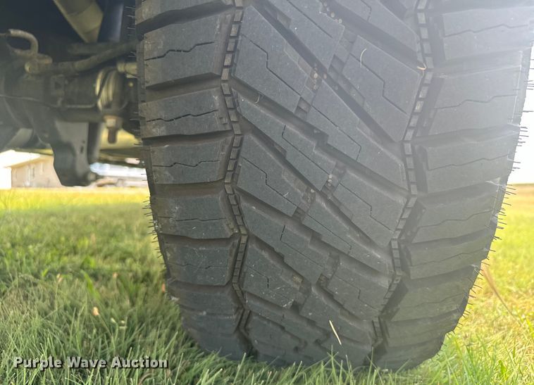 image for item DX3484 2023 Ford F250 Super Duty XLT Crew Cab pickup truck