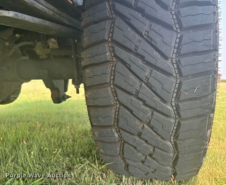 image for item DX3484 2023 Ford F250 Super Duty XLT Crew Cab pickup truck