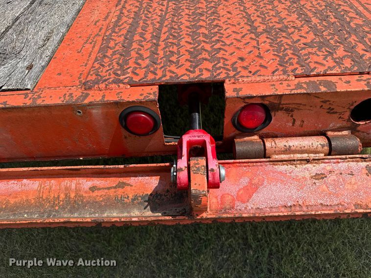 image for item DX3495 2002 Evaco Supreme  D012T262T tilt deck equipment trailer