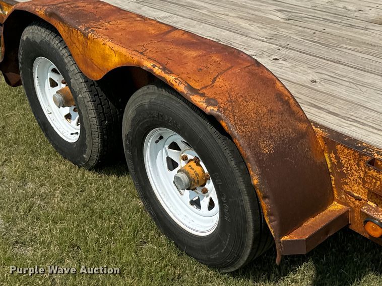 image for item DX3496 2000 H&H utility trailer