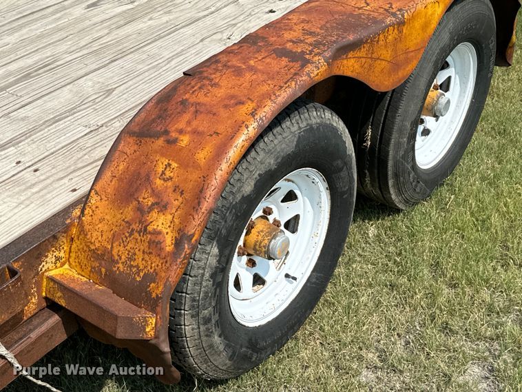 image for item DX3496 2000 H&H utility trailer