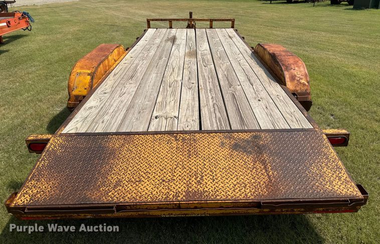 image for item DX3496 2000 H&H utility trailer