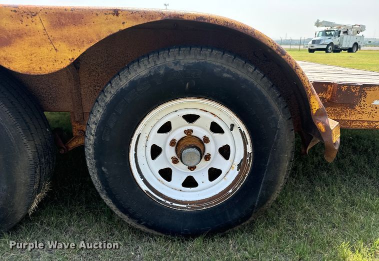 image for item DX3496 2000 H&H utility trailer