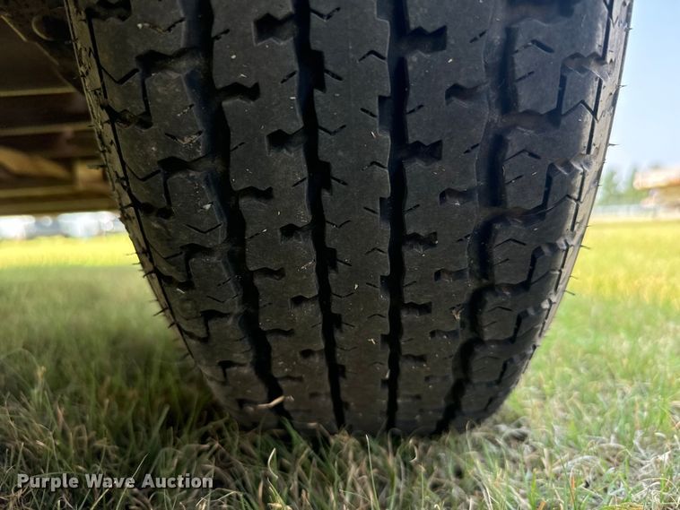 image for item DX3496 2000 H&H utility trailer