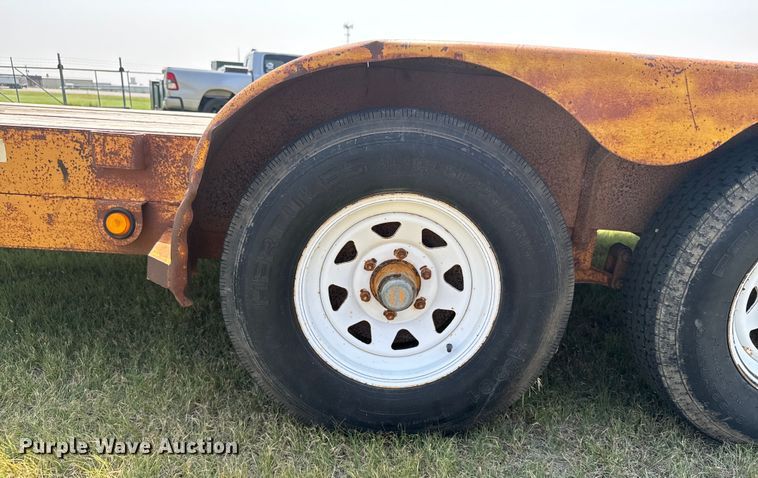 image for item DX3496 2000 H&H utility trailer