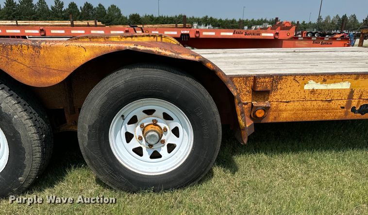 image for item DX3496 2000 H&H utility trailer