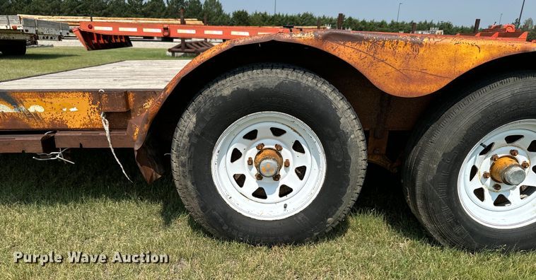 image for item DX3496 2000 H&H utility trailer