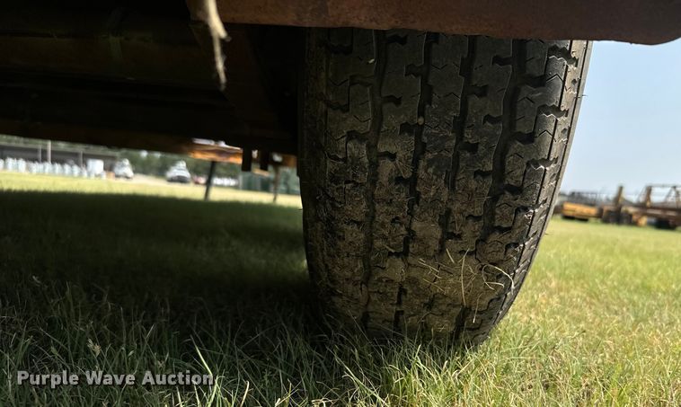 image for item DX3496 2000 H&H utility trailer