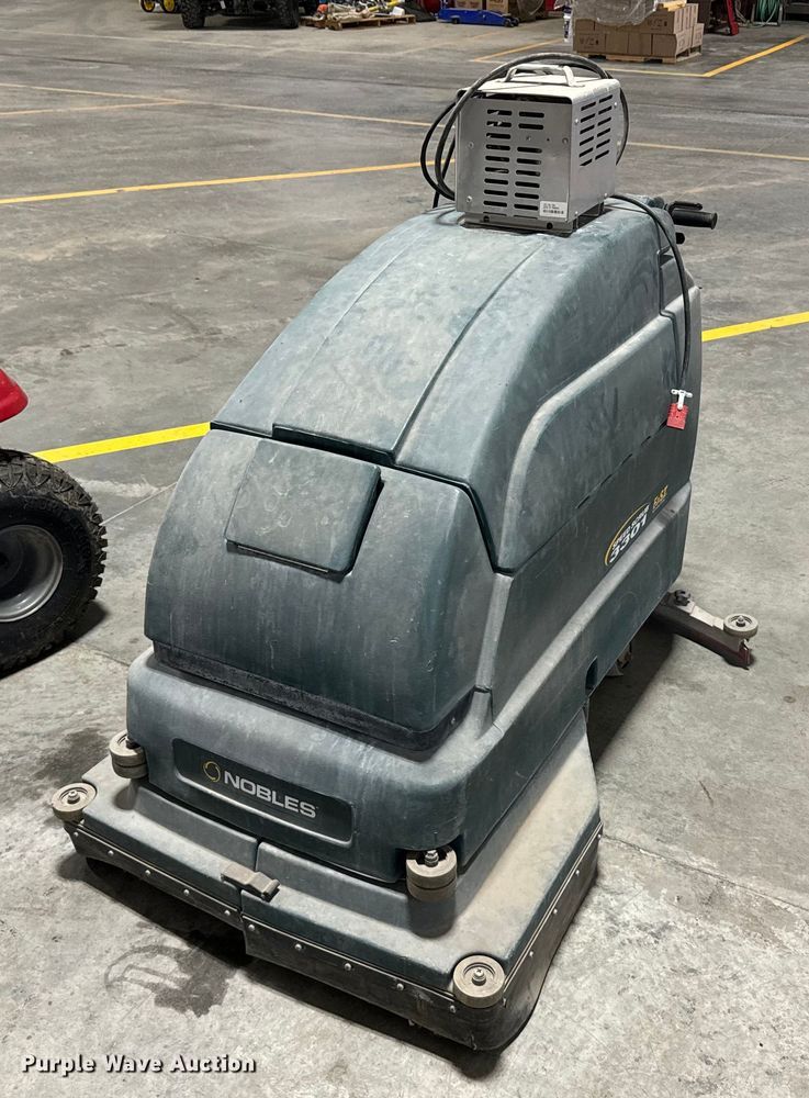 image for item DX3508 Speed Scrub 3301 floor scrubber