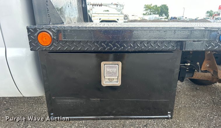 image for item EG0808 2012 Ford F550 Super Duty  Crew Cab flatbed truck