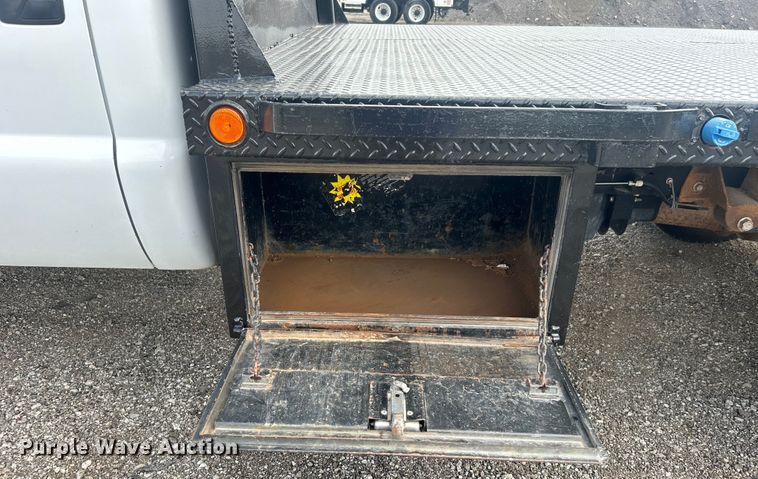 image for item EG0808 2012 Ford F550 Super Duty  Crew Cab flatbed truck