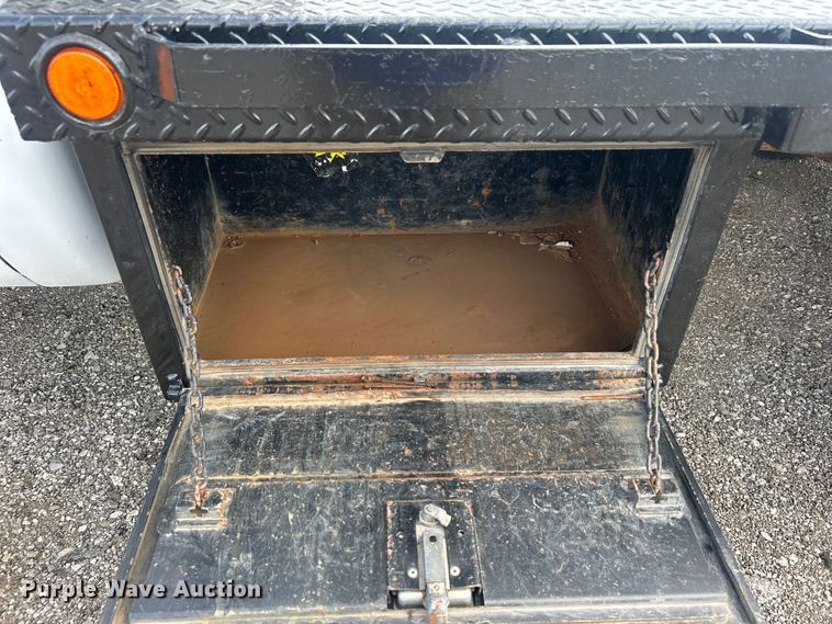 image for item EG0808 2012 Ford F550 Super Duty  Crew Cab flatbed truck