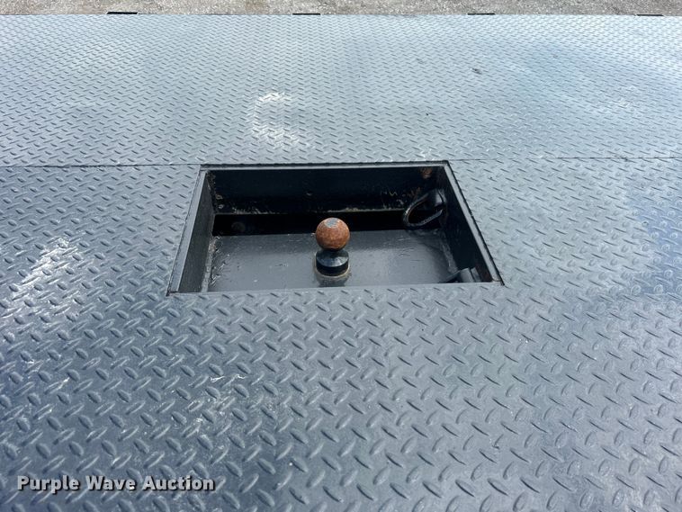 image for item EG0808 2012 Ford F550 Super Duty  Crew Cab flatbed truck