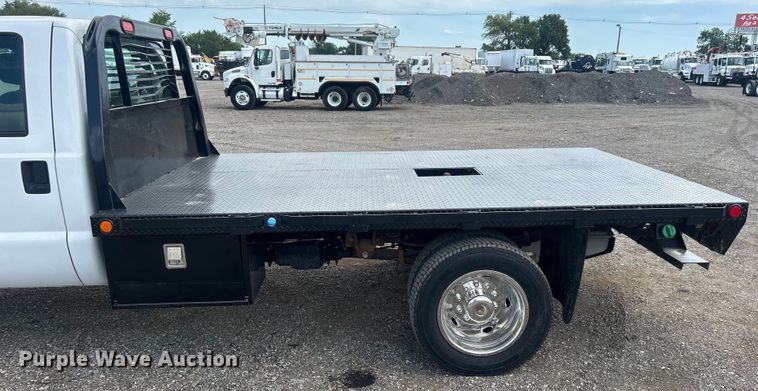 image for item EG0808 2012 Ford F550 Super Duty  Crew Cab flatbed truck